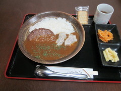 やましたのたかすぎゅうカレー