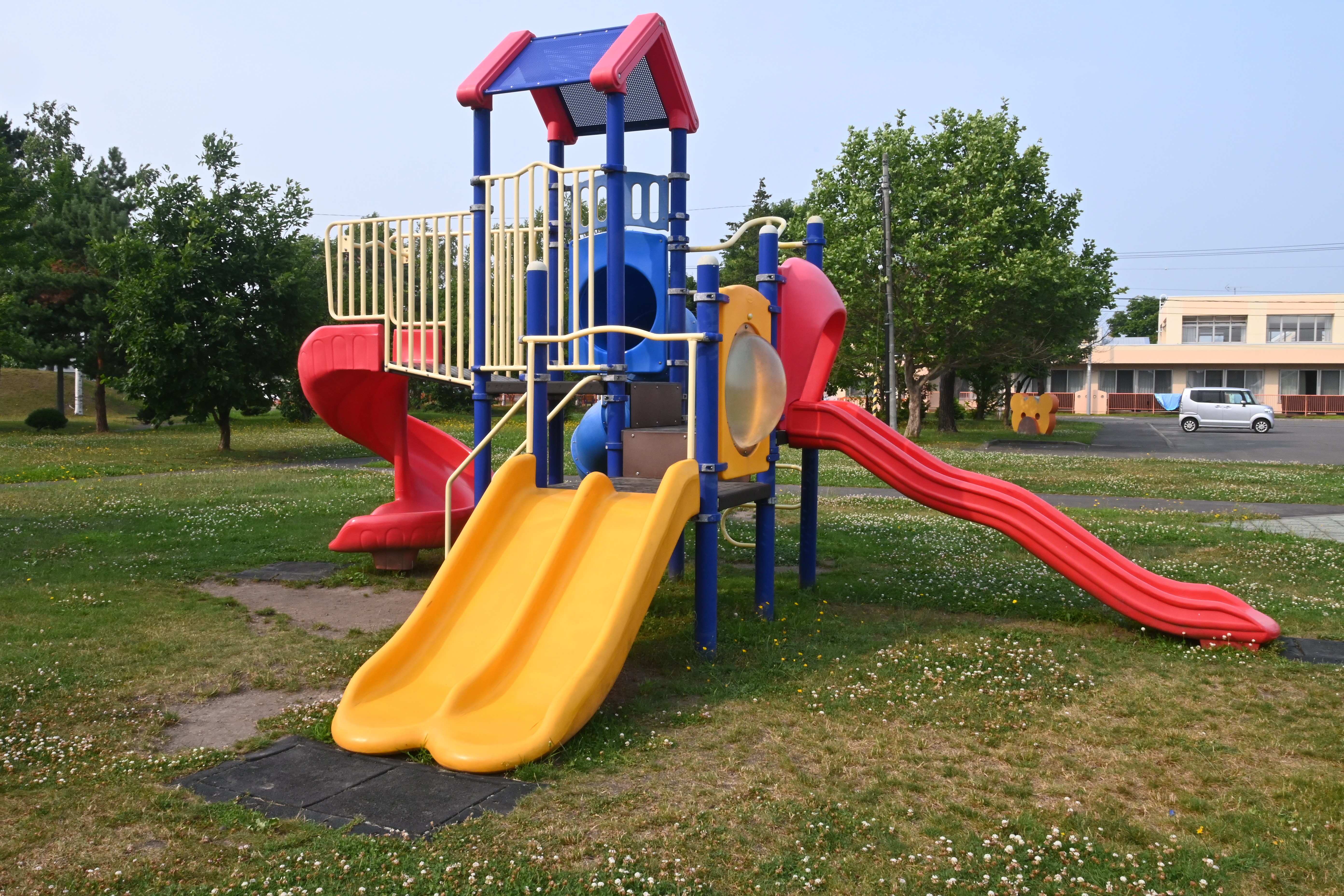 緑地公園・複合遊具の画像