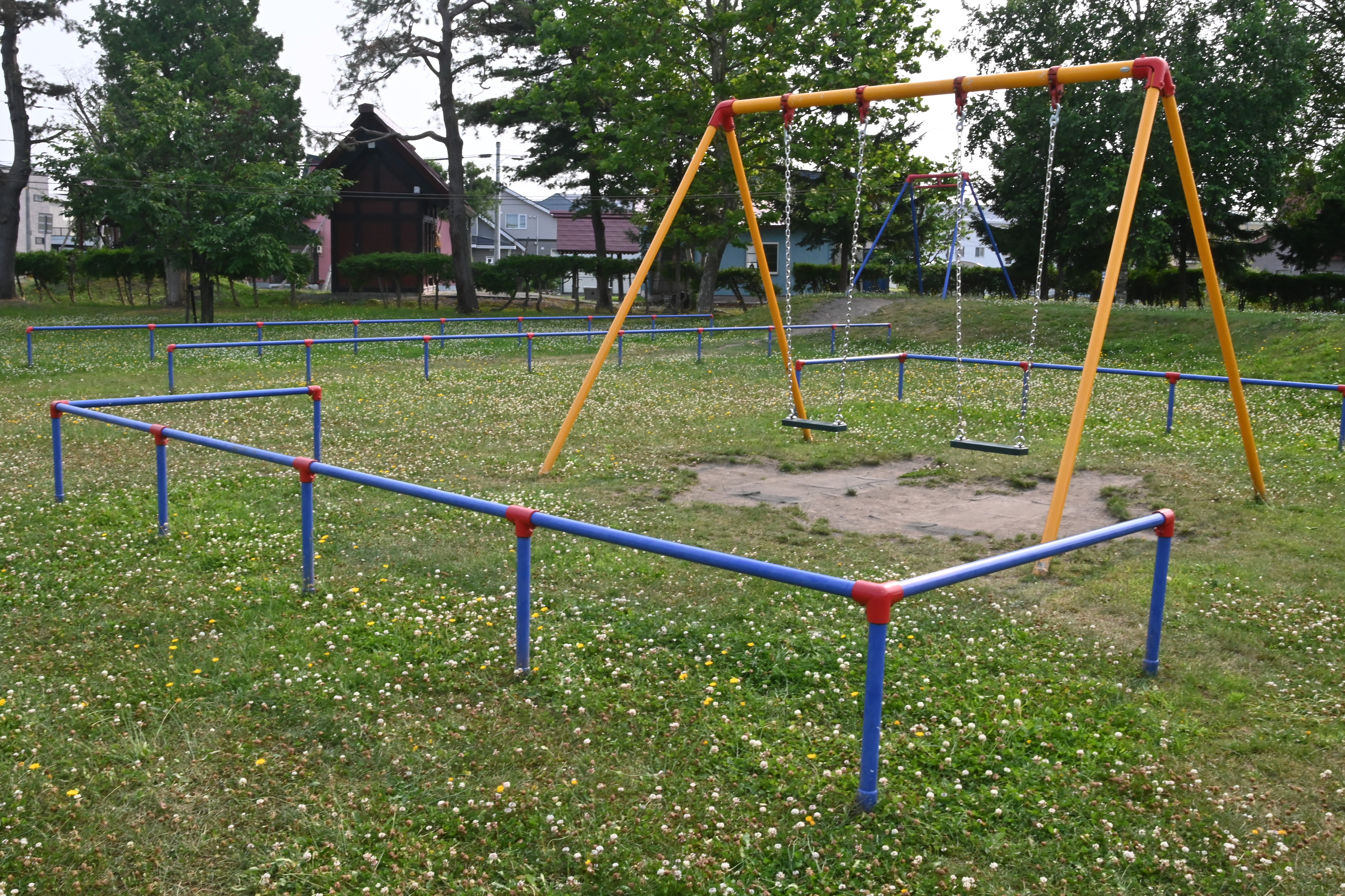 緑地公園・ブランコの画像