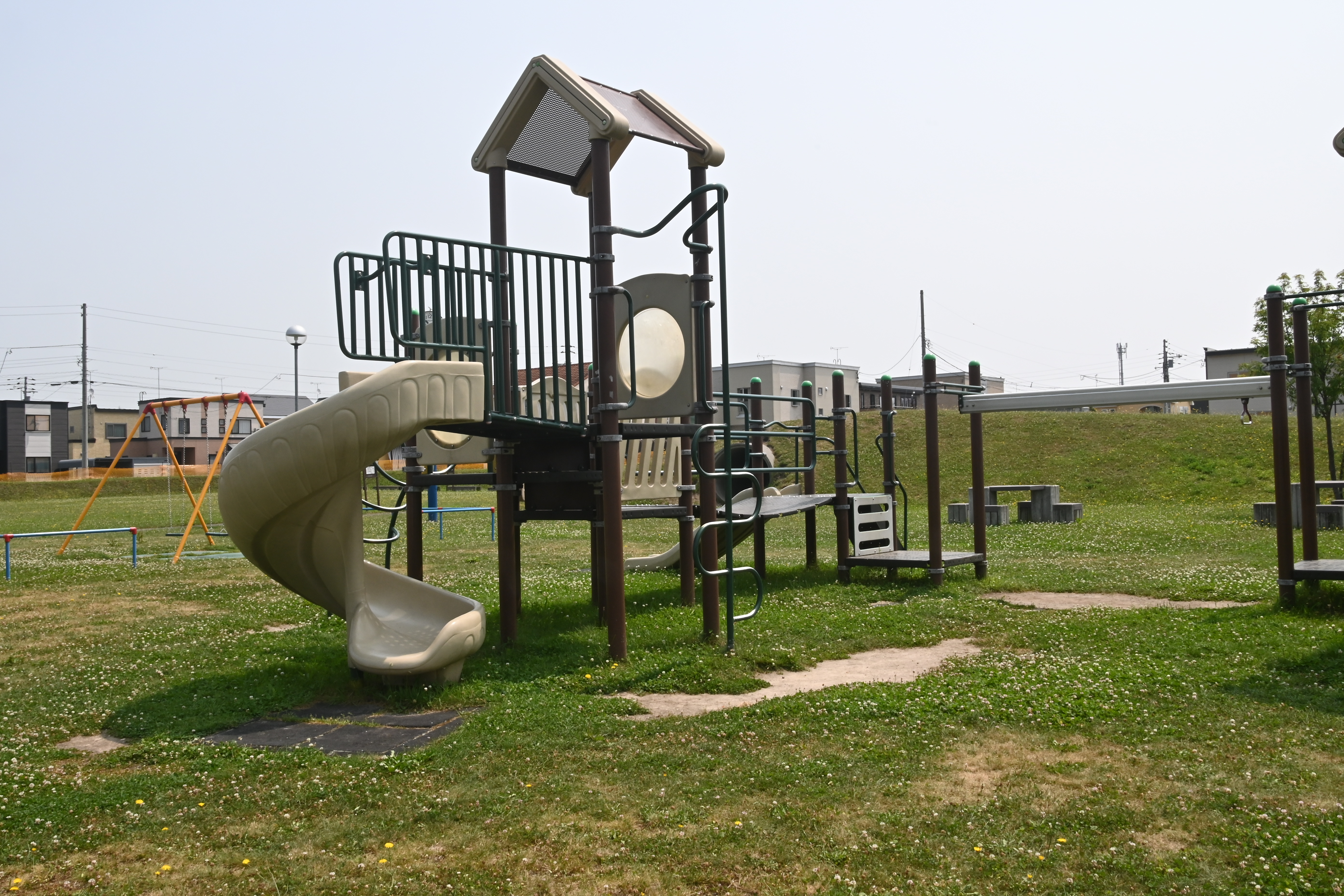 やすらぎ公園・複合遊具の画像1