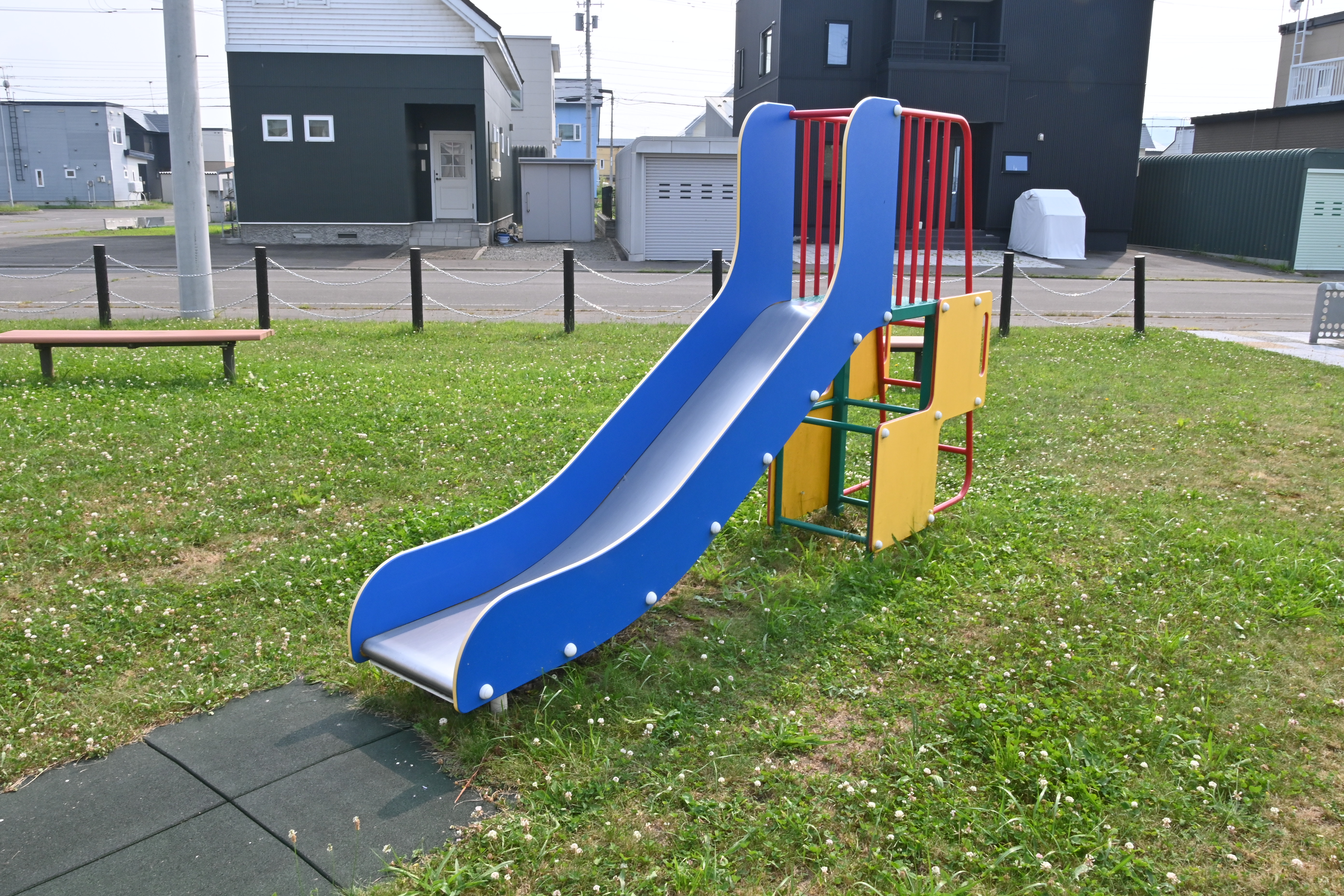 にこにこ公園・滑り台の画像