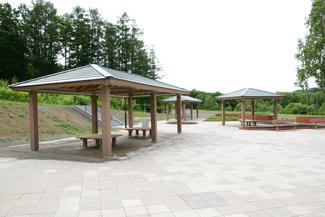 管理棟前休憩スペースの画像2